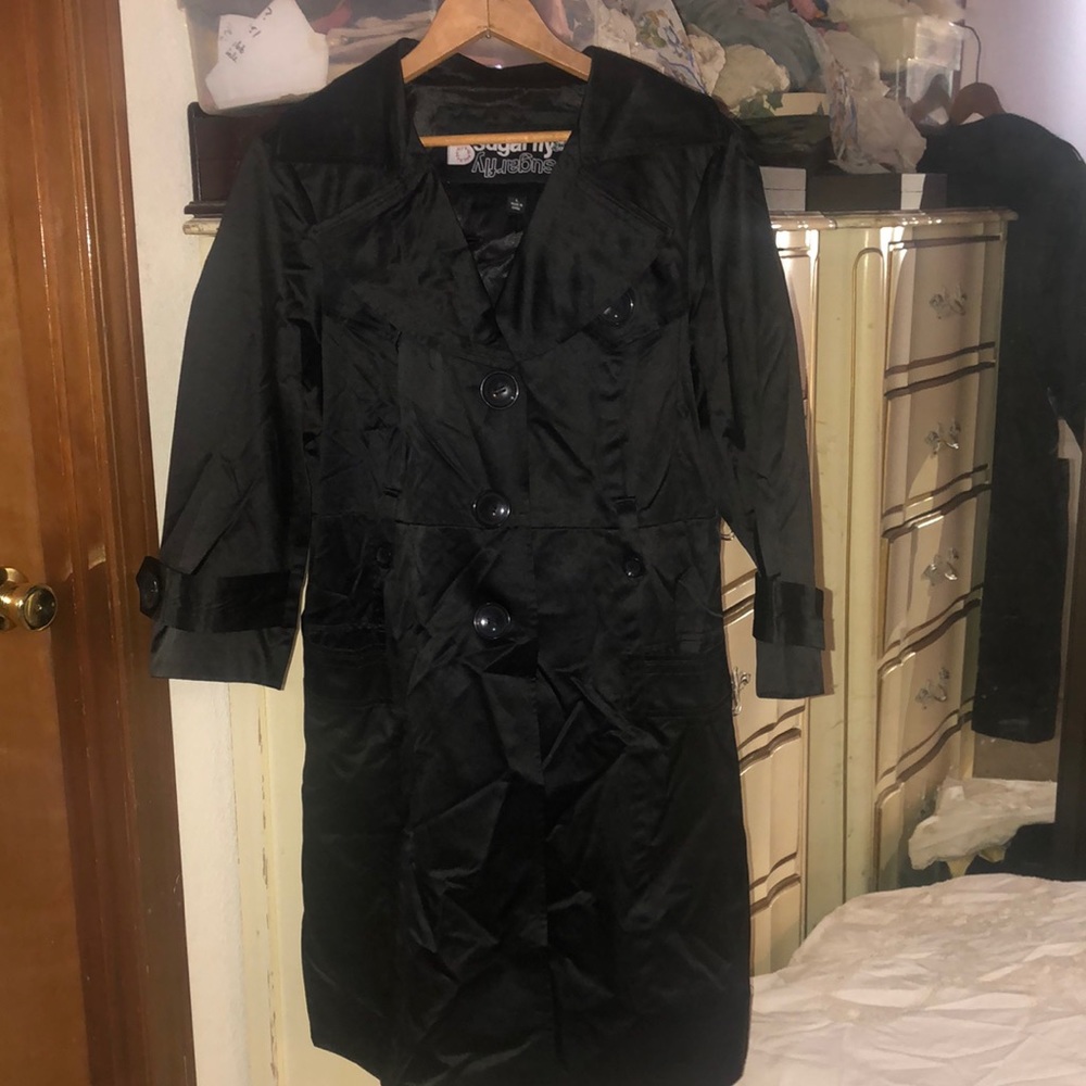 Y2K - Sugarfly New York- black trench coat- sleek - lined- big collar